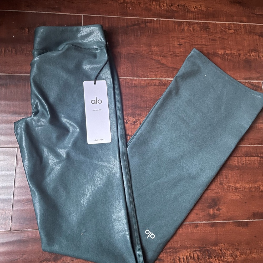 Alo yoga súper shine bootcut leggings small